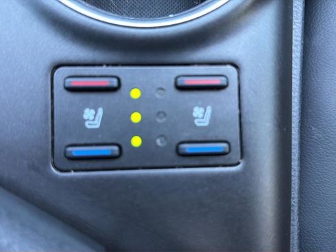 Used 2021 Toyota Camry XLE w/ Navigation Upgrade Package image 27