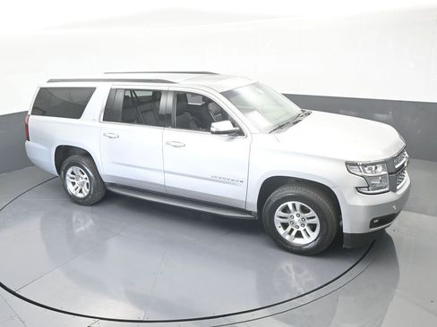 Used 2020 Chevrolet Suburban LT image 60