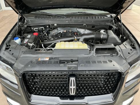 Used 2021 Lincoln Navigator Reserve w/ Luxury Package image 25