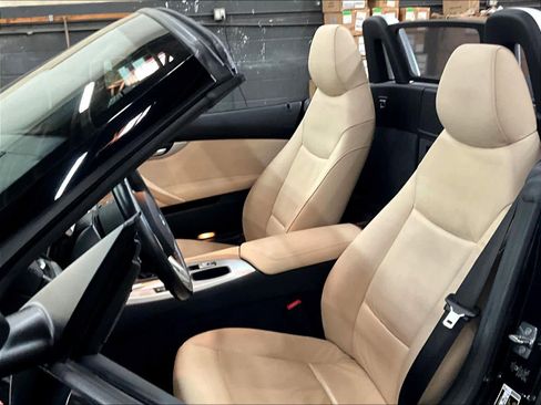 Used 2009 BMW Z4 sDrive35i image 24