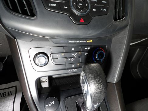 Used 2018 Ford Focus SE FWD image 13