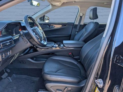 Used 2022 Lincoln Nautilus Reserve image 12