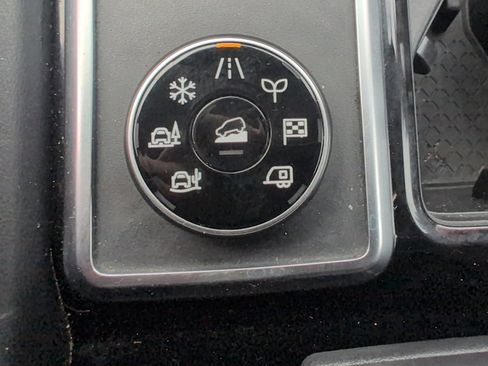 Used 2023 Nissan Pathfinder SL image 10