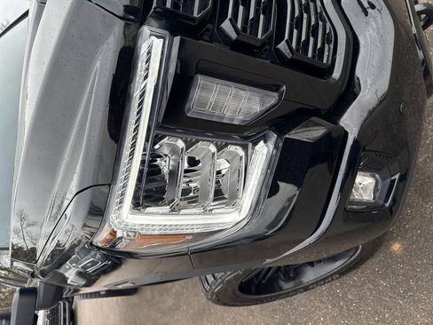 Used 2022 GMC Sierra 3500 Denali w/ Denali Black Diamond Edition image 39