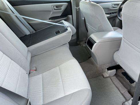 Used 2017 Toyota Camry LE FWD image 20