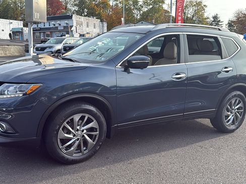 Used 2015 Nissan Rogue SL w/ SL Premium Package image 3