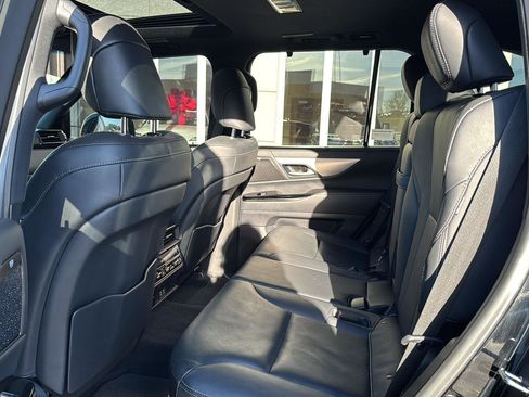 Used 2024 Lexus LX 600 F Sport image 9