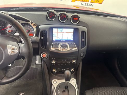 Used 2018 Nissan 370Z Touring Sport image 22