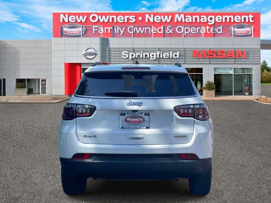 Used 2023 Jeep Compass Latitude AWD/4WD image 7