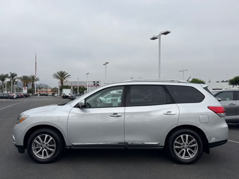 Used 2015 Nissan Pathfinder SL FWD image 4