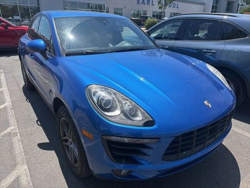 Used 2018 Porsche Macan AWD/4WD image 3