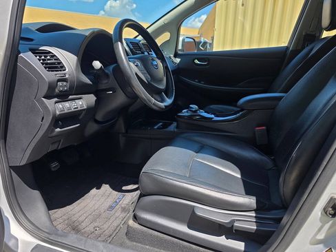 Used 2015 Nissan Leaf SL w/ Premium Package FWD image 13