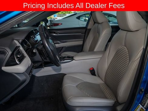 Used 2019 Toyota Camry SE FWD image 10