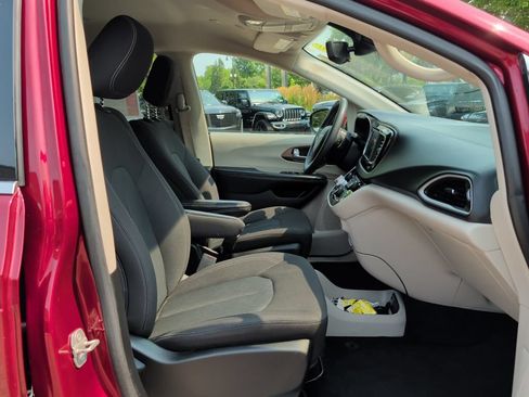 Used 2023 Chrysler Voyager LX FWD image 37