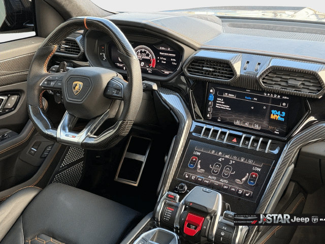 Used 2021 Lamborghini Urus AWD/4WD image 13
