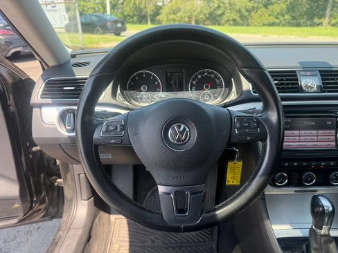 Used 2013 Volkswagen Passat 2.5 SE FWD image 15