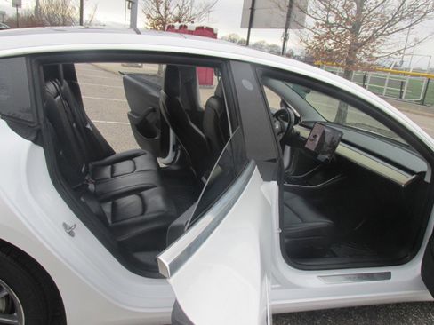 Used 2020 Tesla Model 3 image 65