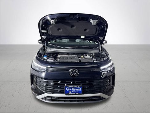 New 2026 Volkswagen Tiguan SE image 22