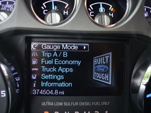 Used 2015 Ford F550 4x4 Crew Cab Super Duty w/ Lariat Interior Package image 15