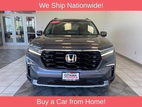 Used 2025 Honda Pilot Touring image 4