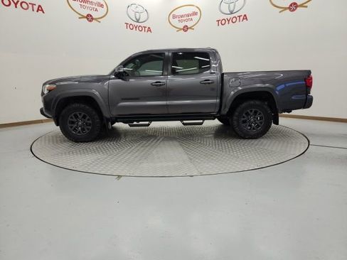 Used 2023 Toyota Tacoma SR5 w/ Technology Package image 5