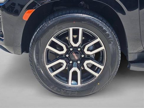Used 2023 GMC Yukon XL AT4 w/ Technology Package AWD/4WD image 25