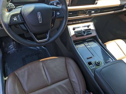 Used 2024 Lincoln Aviator Reserve w/ Elements Package Plus AWD/4WD image 11