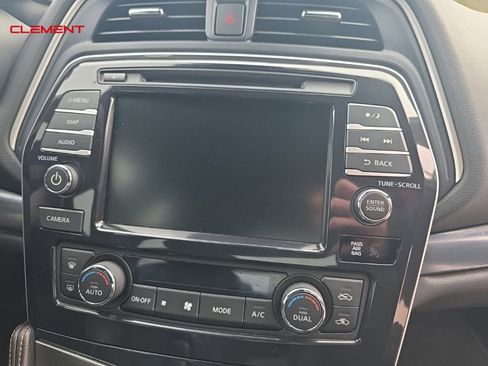 Used 2023 Nissan Maxima SR w/ Sport Mat Group image 18