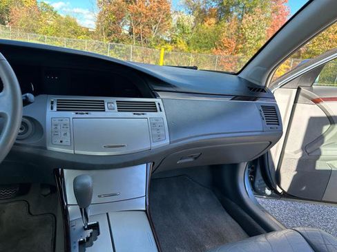 Used 2010 Toyota Avalon XLS image 16