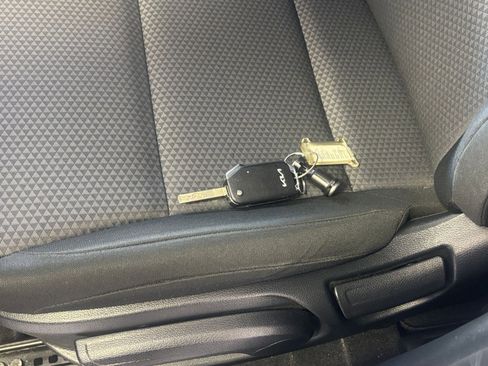 Used 2025 Kia Soul LX w/ LX Technology Package FWD image 27