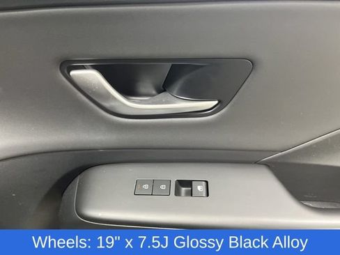 Used 2024 Hyundai Kona Limited AWD/4WD image 32