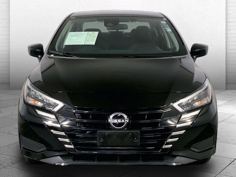 Used 2025 Nissan Versa SV FWD image 2