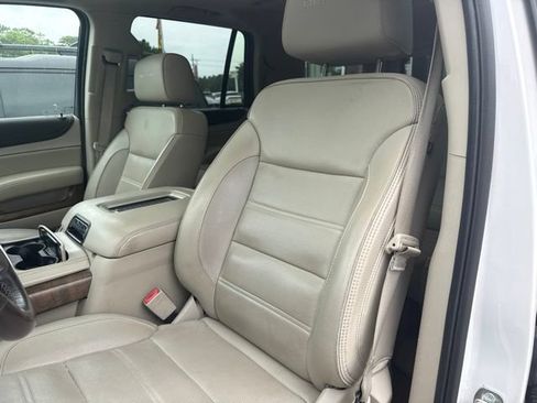 Used 2020 GMC Yukon Denali w/ Denali Premium Package AWD/4WD image 8