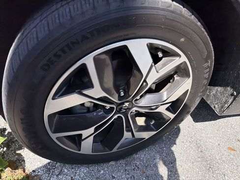 Used 2021 Kia Sportage EX FWD image 4