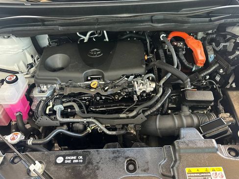Certified 2024 Toyota Sienna LE AWD/4WD image 36