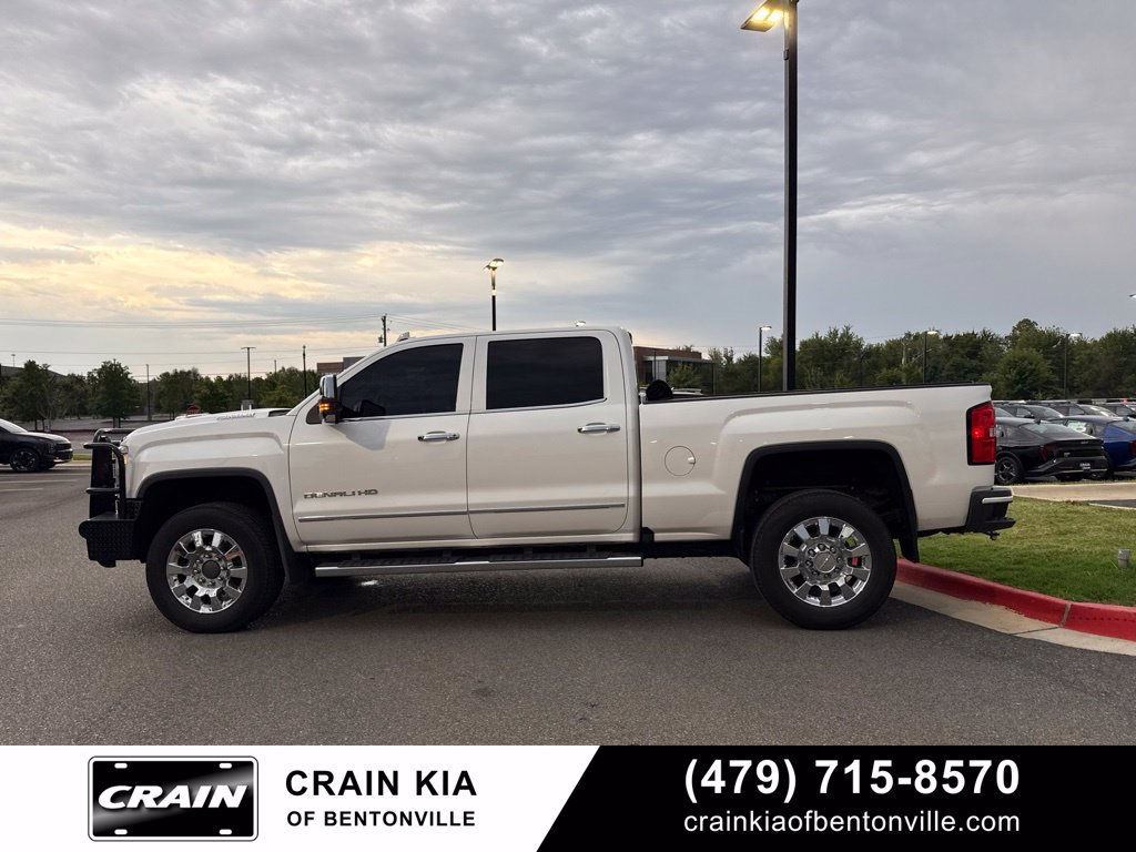 Used 2019 GMC Sierra 3500 Denali w/ Duramax Plus Package AWD/4WD image 18