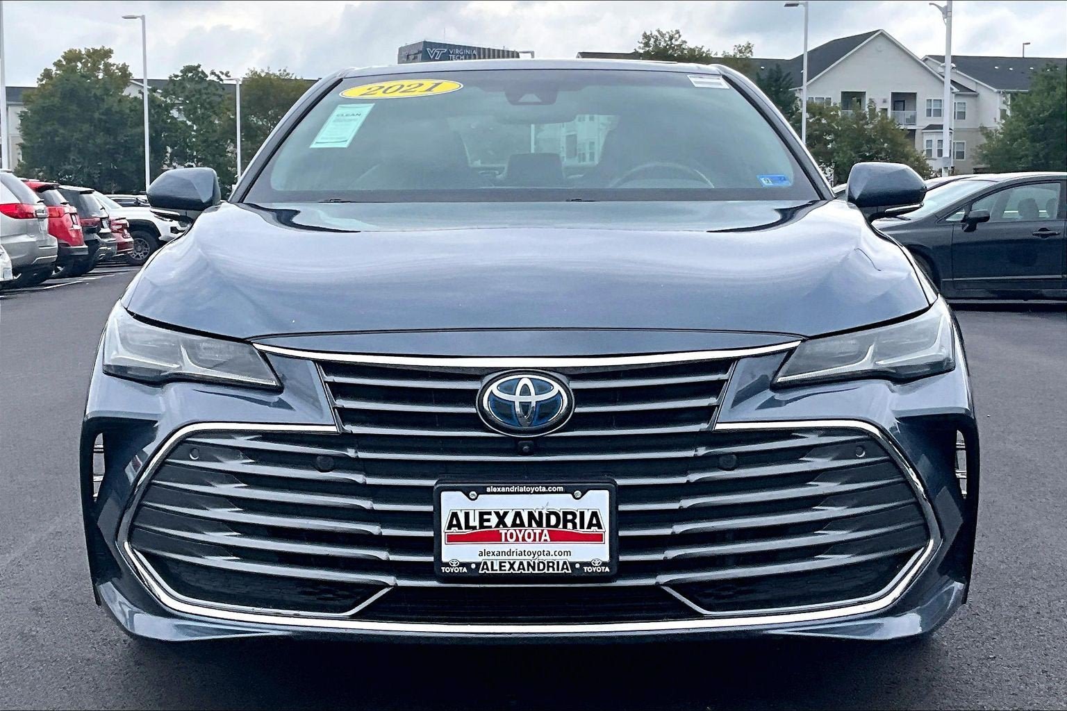 Used 2021 Toyota Avalon Limited w/ Advanced Safety Package FWD image 3