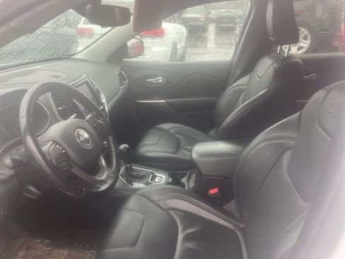 Used 2020 Jeep Cherokee Limited image 18