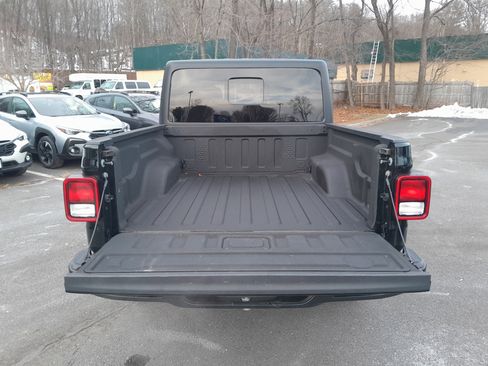 Used 2022 Jeep Gladiator Sport image 30