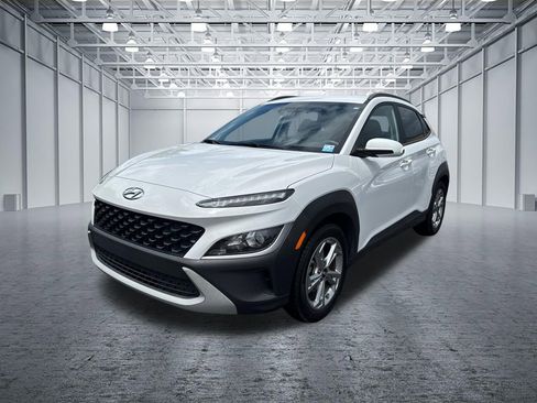 Used 2023 Hyundai Kona SEL w/ Cargo Package FWD image 3