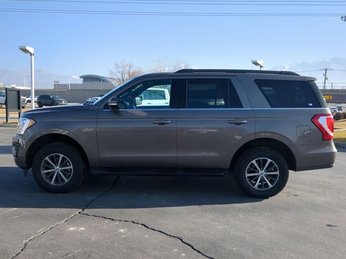 Used 2019 Ford Expedition XLT w/ Equipment Group 201A image 2