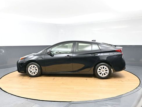 Used 2022 Toyota Prius LE image 9