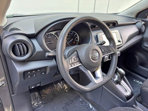 Used 2021 Nissan Kicks S image 12