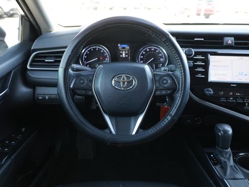 Used 2020 Toyota Camry SE image 19