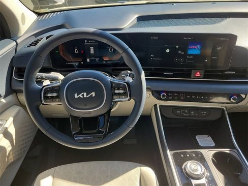 New 2026 Kia Carnival EX image 19