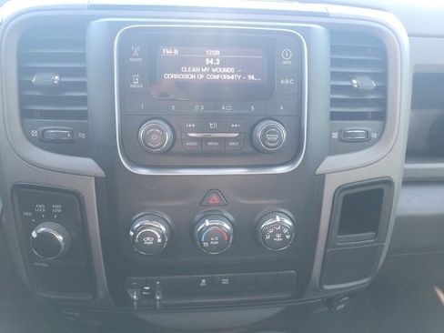 Used 2016 RAM 1500 ST w/ SXT Appearance Group image 18