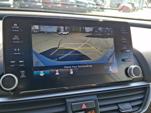 Used 2020 Honda Accord EX image 18