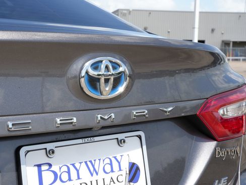 Used 2020 Toyota Camry LE FWD image 22