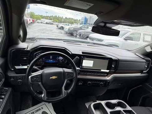Used 2024 Chevrolet Silverado 1500 LT image 14