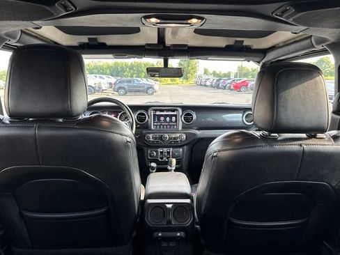 Used 2022 Jeep Wrangler Unlimited Sahara AWD/4WD image 12